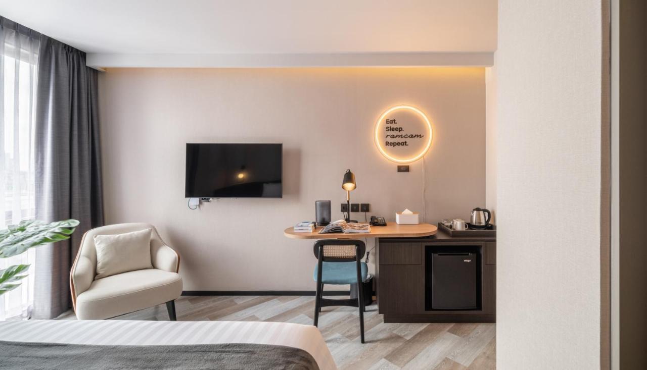 Seekers Finders Rama IV Hotel Surestay Collection By BW Bangkok Luaran gambar